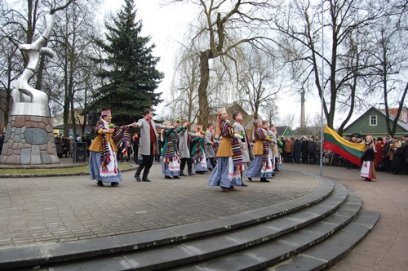 Prie paminklo Laisvei paminėta Lietuvos valstybės atkūrimo diena