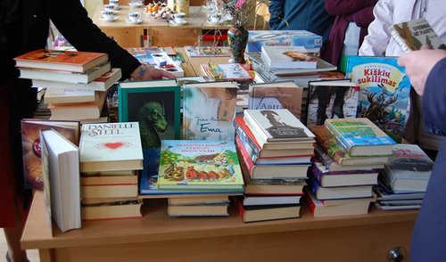 Į Staškūniškio biblioteką iškeliavo anykštėnų paaukotos knygos