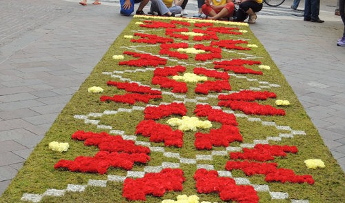 Anykštėnų floristinis kilimas papuošė Pietra Ligure miestą Italijoje 