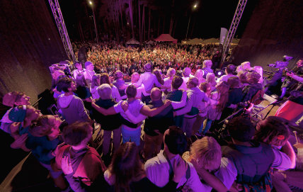 Jubiliejinis „Purpurinis vakaras“: vakaro koncertas tapo trijų dienų muzikos ir kūrybos festivaliu 